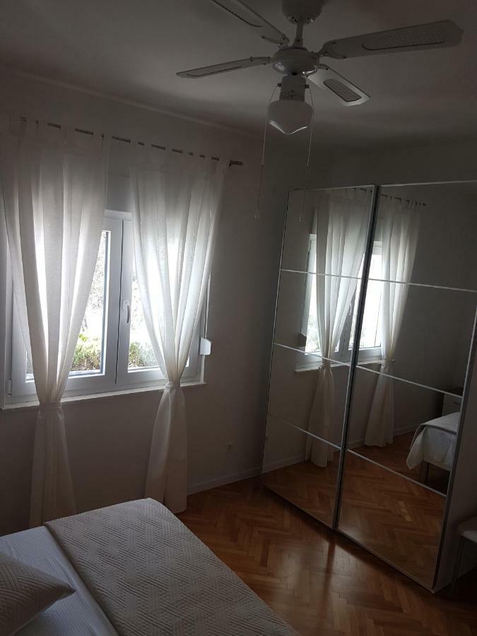 Sea View Apartment With A Huge Terrace Pisak Esterno foto